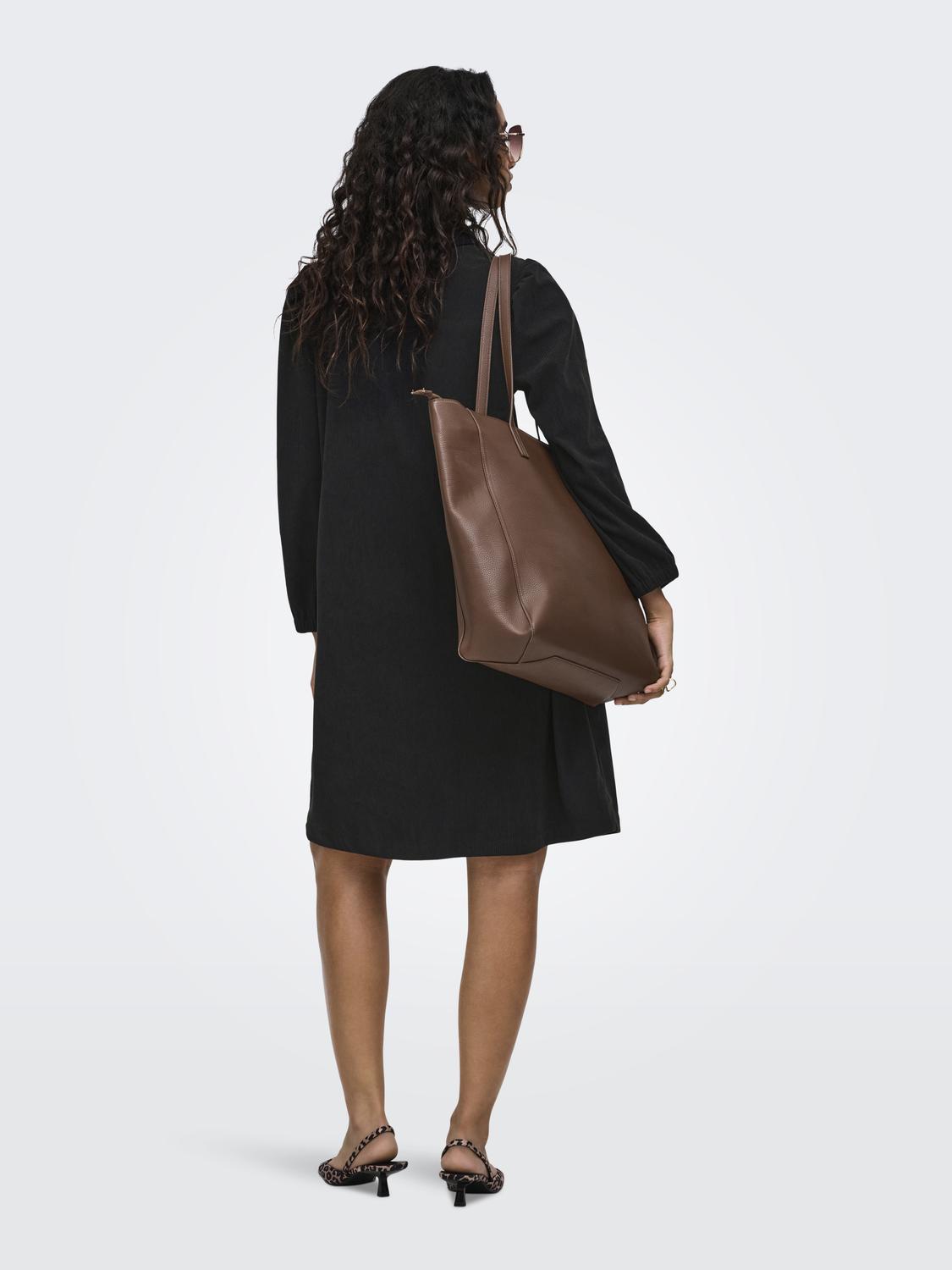 model_shot-back