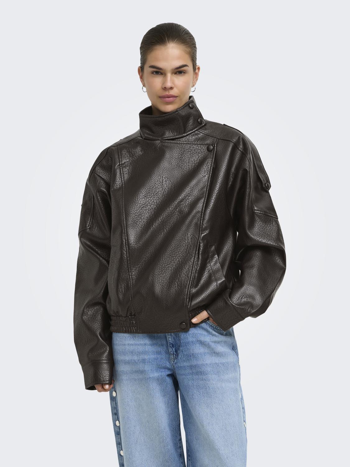 model_shot-front