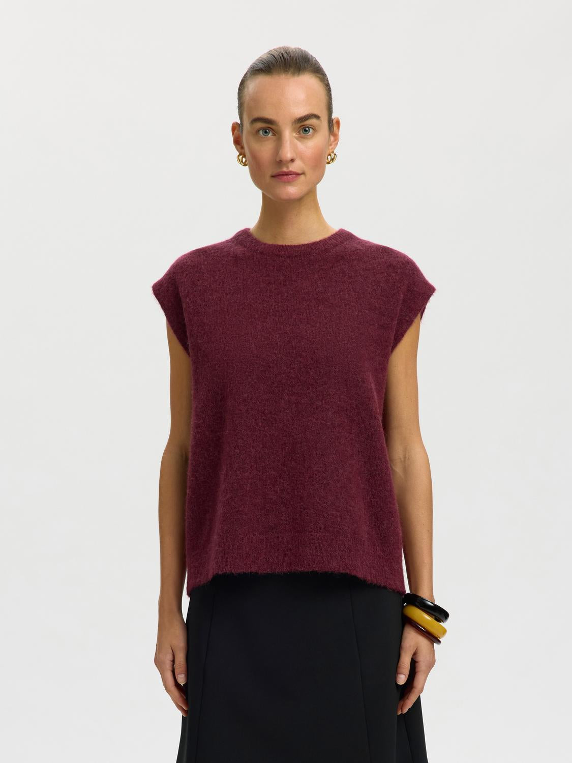 model_shot-front
