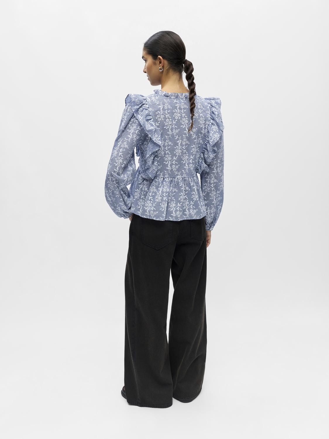model_shot-back
