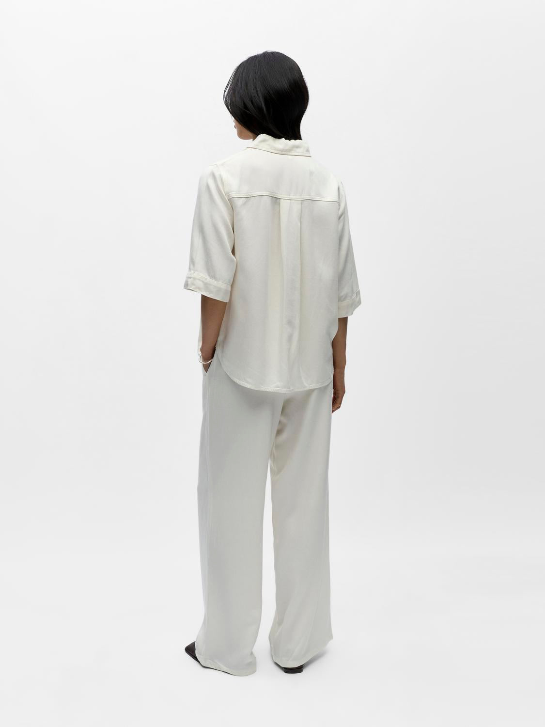 model_shot-back