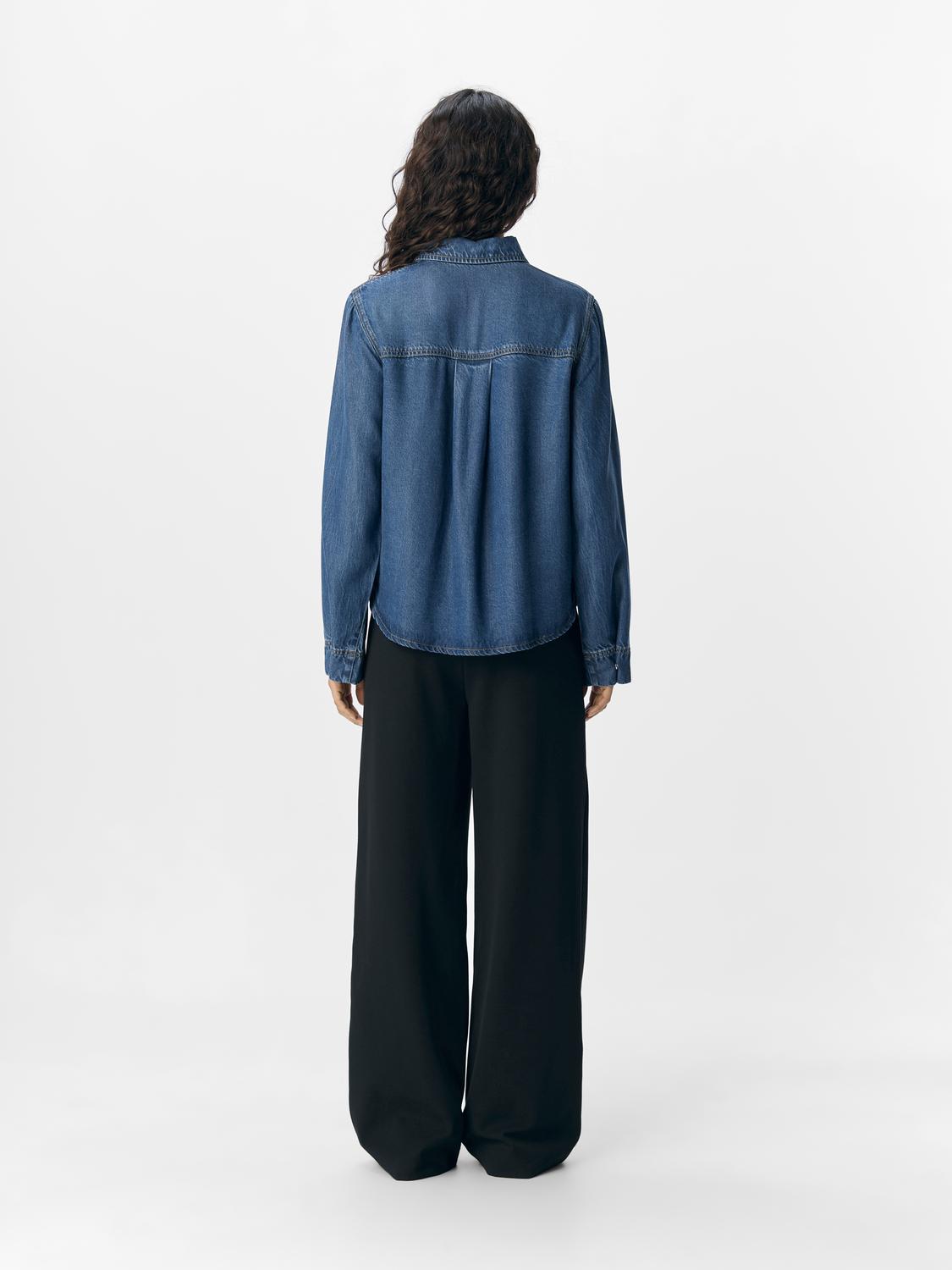 model_shot-back