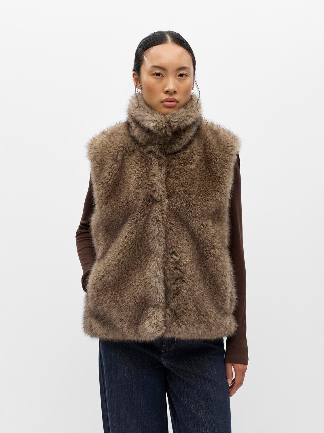 model_shot-front