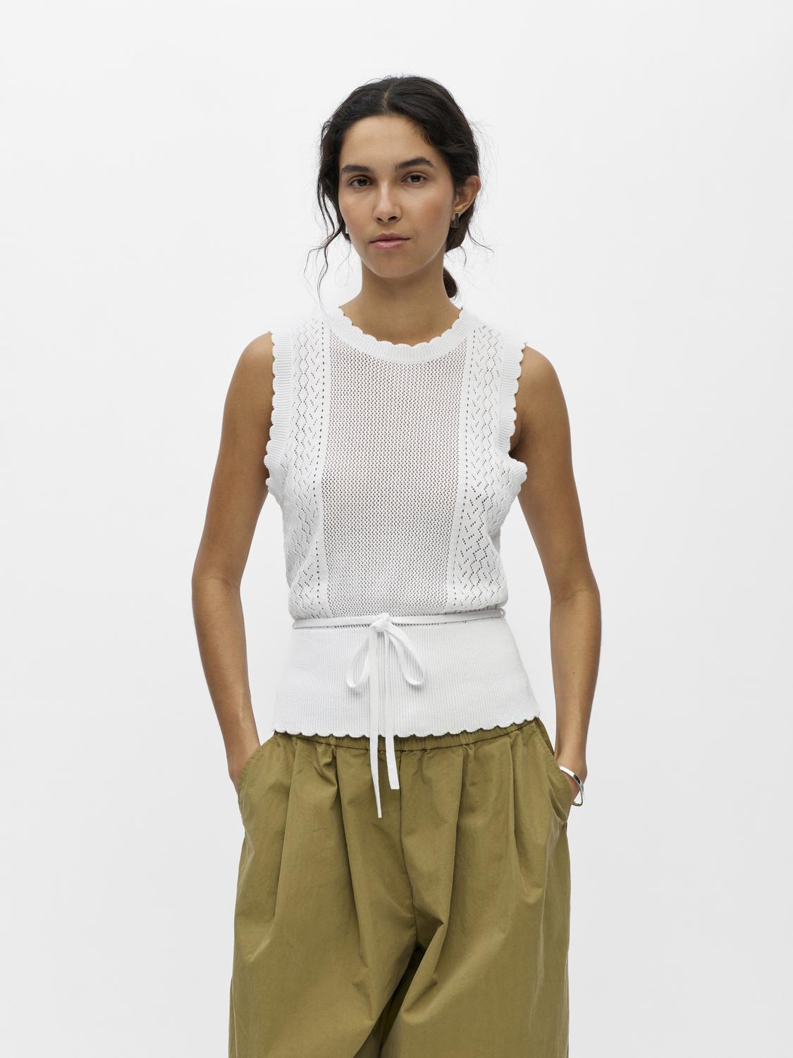 model_shot-front