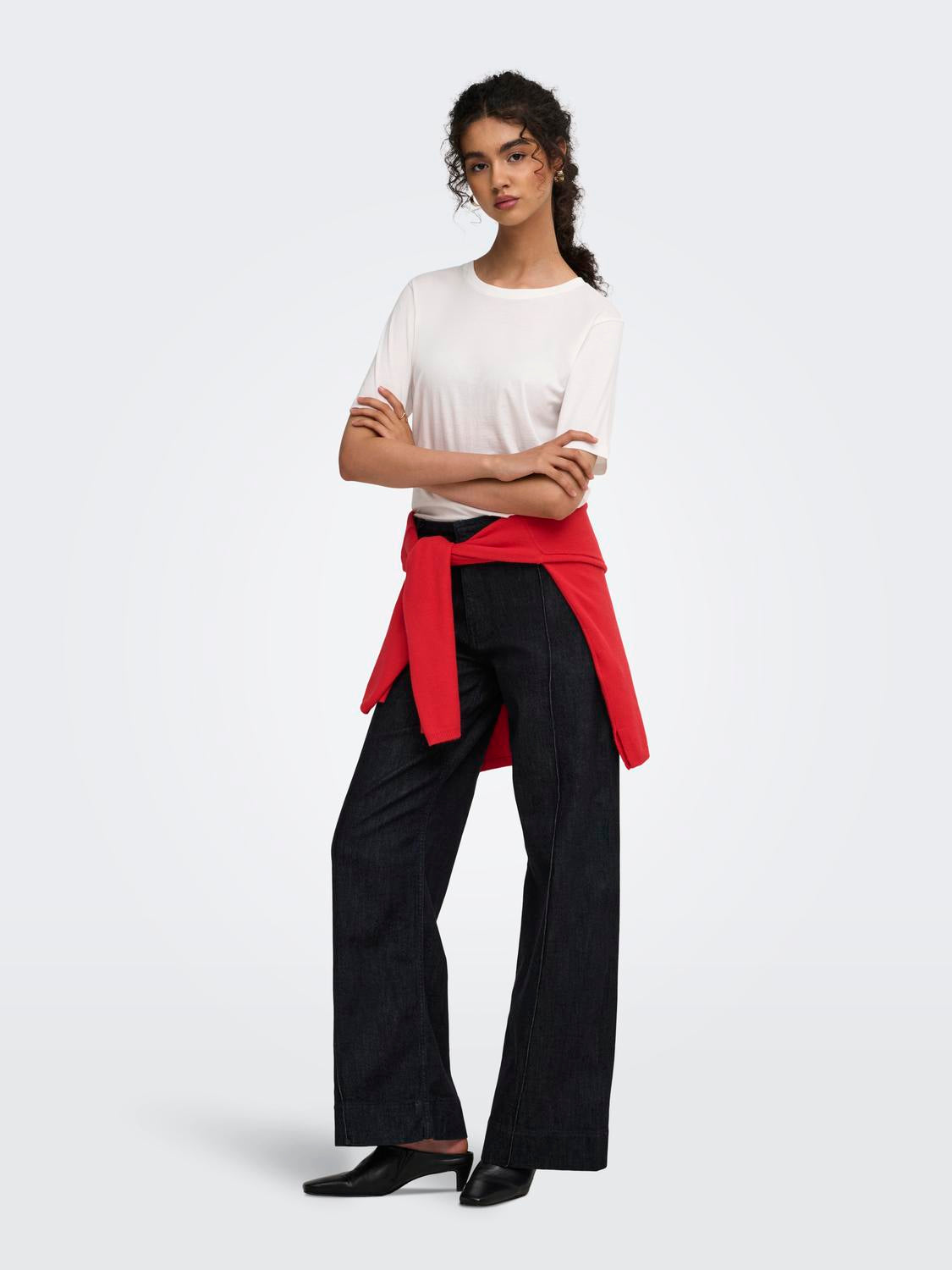 model_shot-front_full