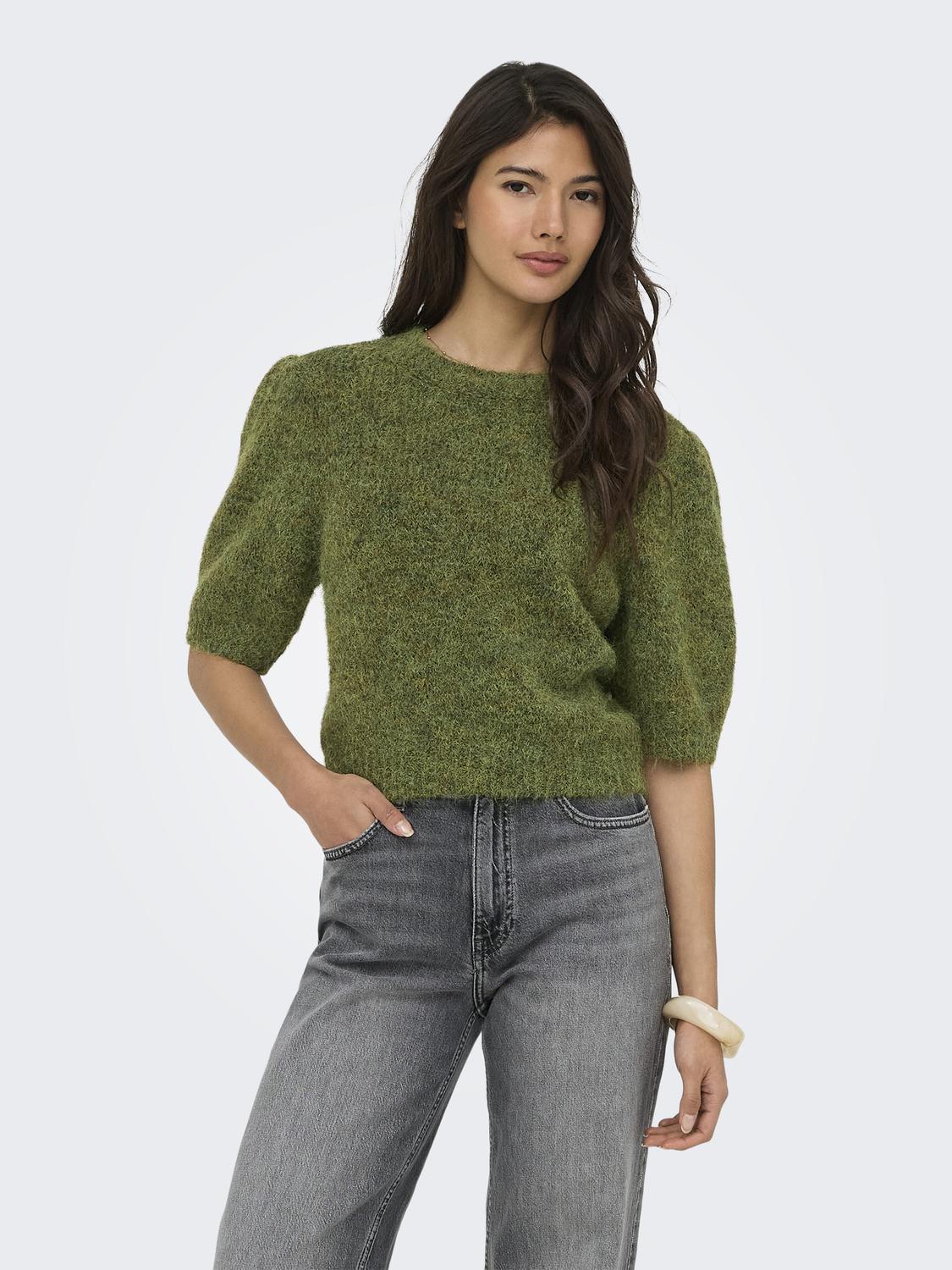 model_shot-front