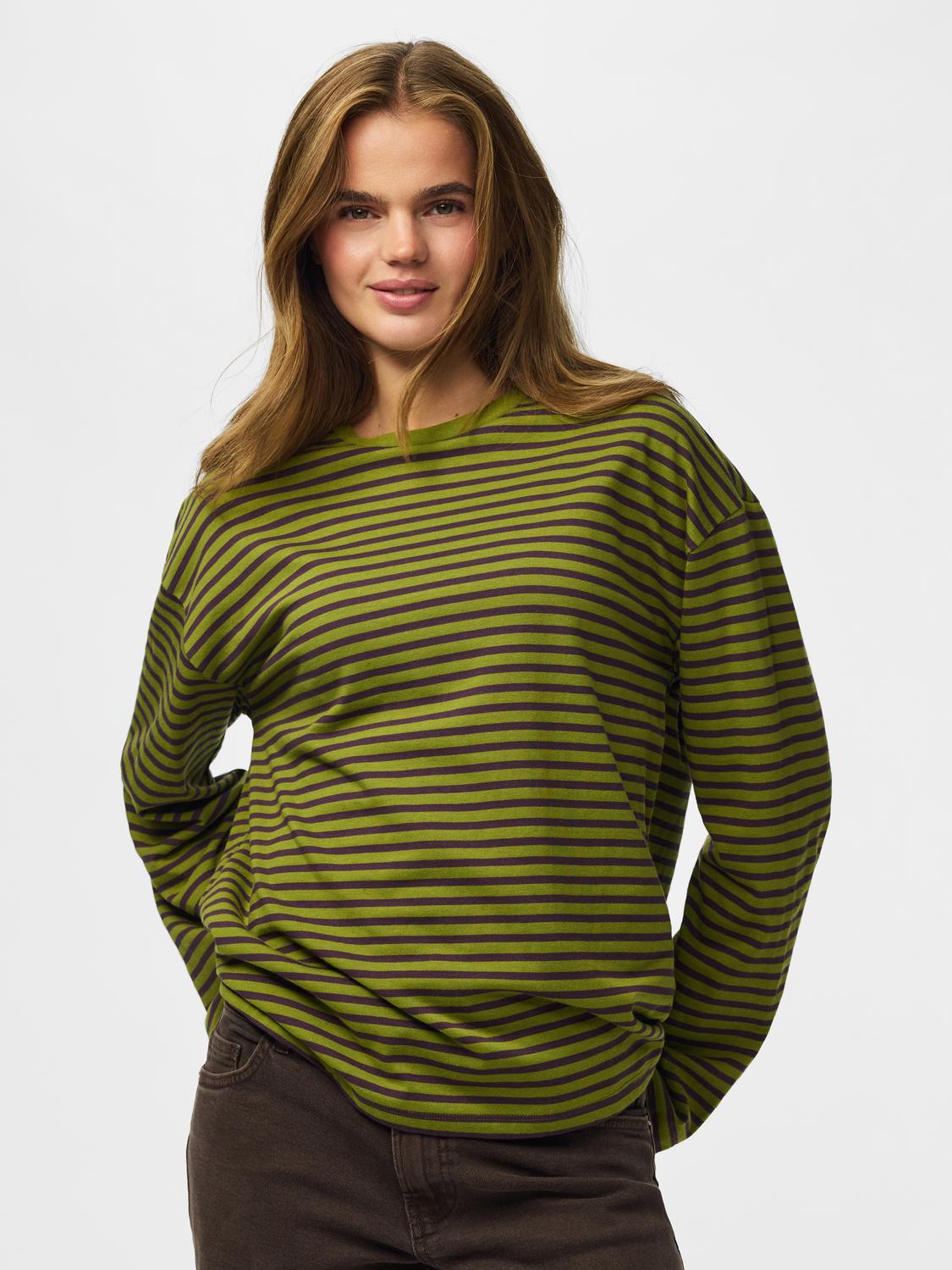 model_shot-front