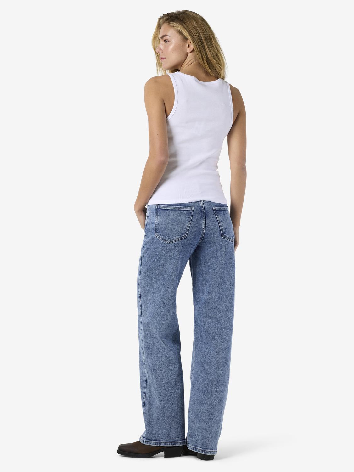 model_shot-front_full