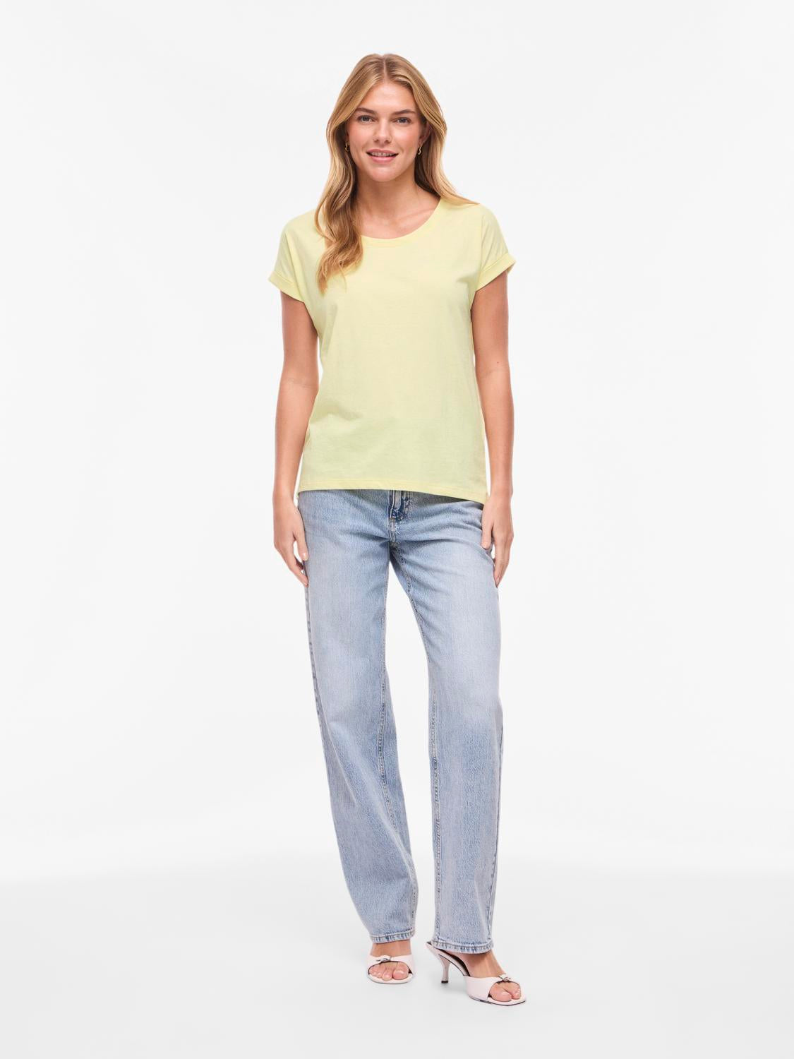 model_shot-front_full