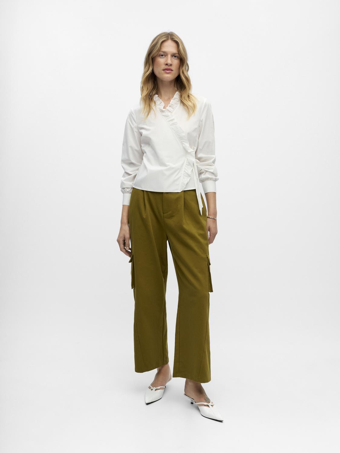 model_shot-front_full