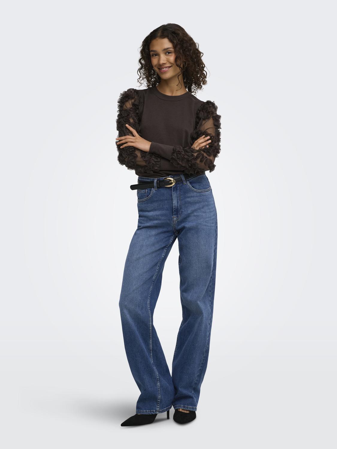 model_shot-front_full