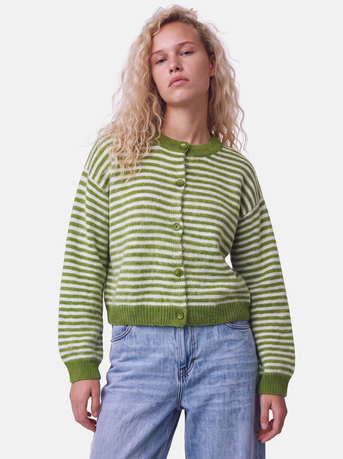 model_shot-front