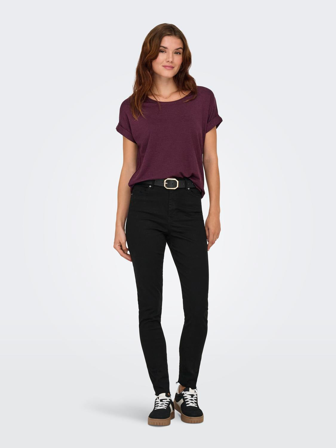 model_shot-front_full