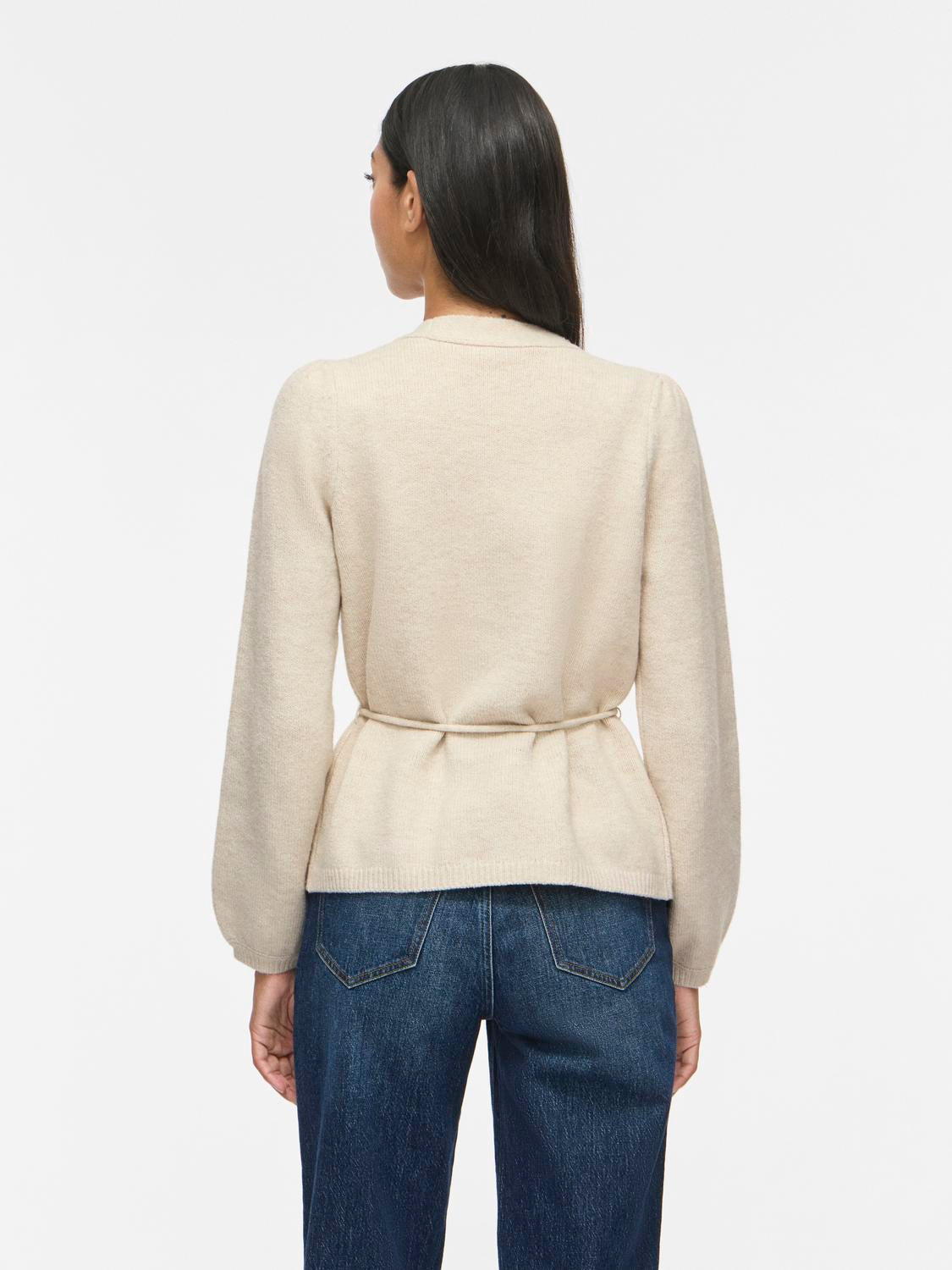 model_shot-back